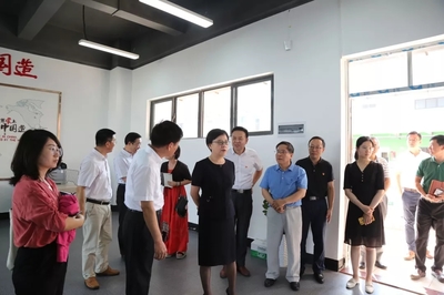 魯昕會長到珠海城市職業(yè)技術(shù)學(xué)院調(diào)研并作報(bào)告