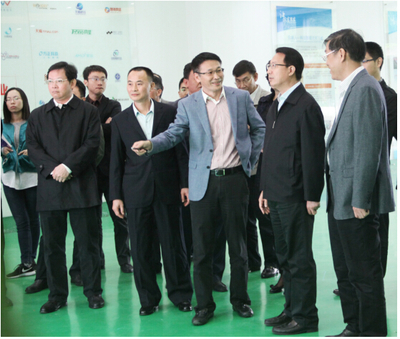 市長、書記親臨南方IT學院，送上特禮關懷與鼓勵